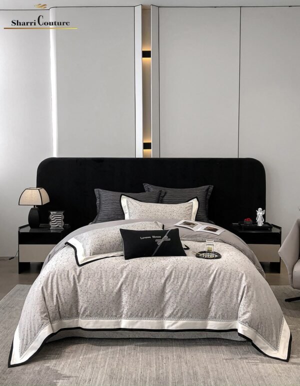 S. C. - 1036 - Light Grey Floral Pattern With Black And White Frame Color - 40% Jacquard Cotton + 60% Lyocell