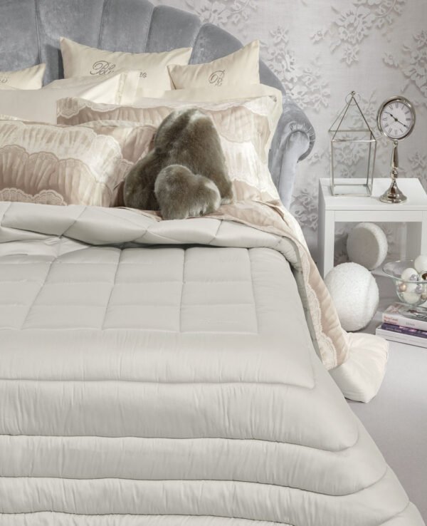 Comforter Lory